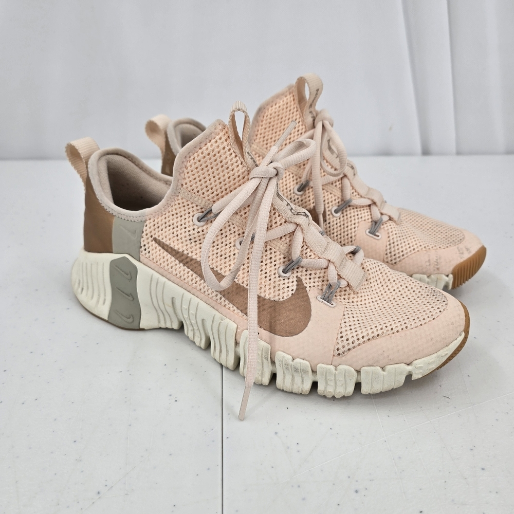 Nike‎ Free Metcon 3 Guava Ice Metallic Red Bronze CJ6314-892 Women’s Size 11.